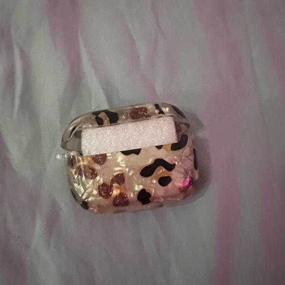 Leopard Print AirPods Pro 2nd Generation Case - Picture 4 of 4